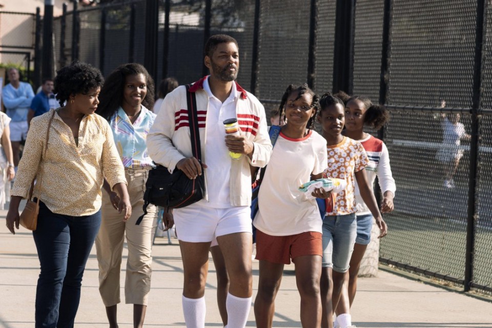 2GN1P6W RELEASE DATE: November 19, 2021 TITLE: King Richard STUDIO: Overbrook Entertainment DIRECTOR: Reinaldo Marcus Green PLOT: A look at how tennis superstars Venus and Serena Williams became who they are after the coaching from their father Richard Williams. STARRING: Aunjanue Ellis as Brandy Williams, Mikayla Bartholomew as Tunde Price, WILL SMITH as Richard Williams, Demi Singleton as Serena Williams and Daniele Lawson as Isha Price. (Credit Image: ¿ Overbrook Entertainment/Entertainment Pictures)