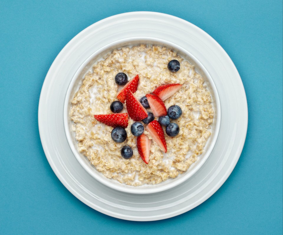 Oats make a useful 3pm snack, according to nutritionist Lara Buckle