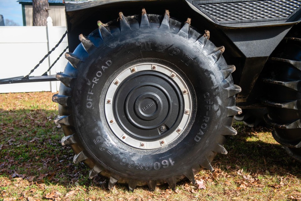 It also boasts a self-inflating tire system