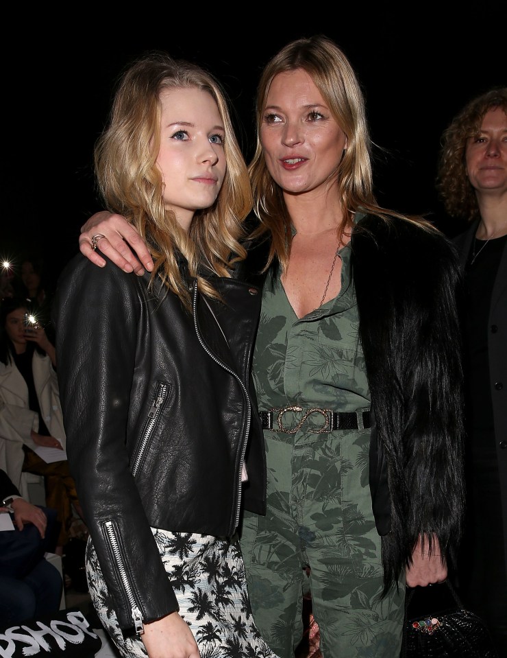 LONDON, ENGLAND - FEBRUARY 16: Kate Moss and sister Lottie Moss attends the Topshop Unique show at London Fashion Week AW14 at Tate Modern on February 16, 2014 in London, England (Photo by Danny E. Martindale/Getty Images)