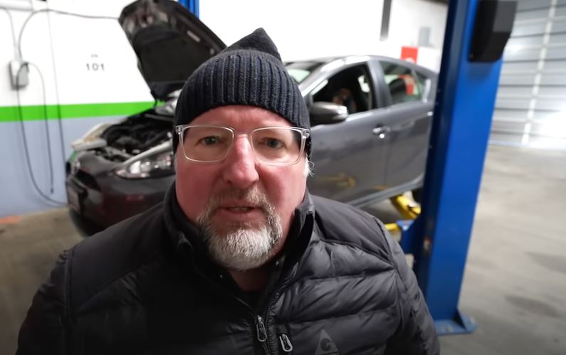 Expert mechanic Petr Janousek urged drivers to watch out for garage scams