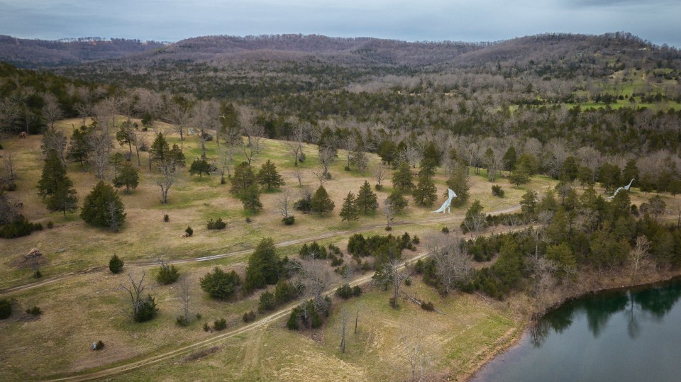 It was established in 1967 and grew to become the largest dinosaur park in the world