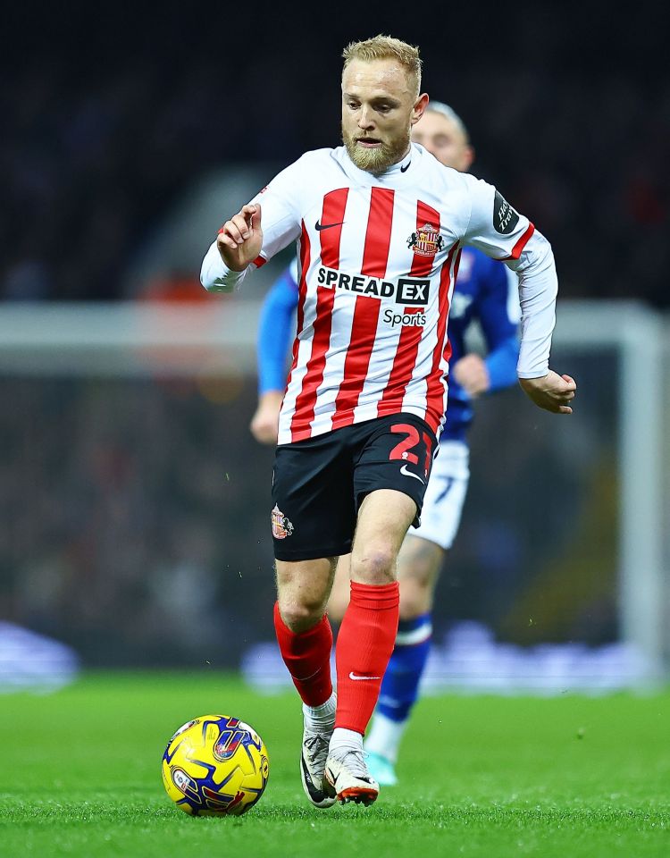 Sunderland ace Alex Pritchard informed the club he wants to leave