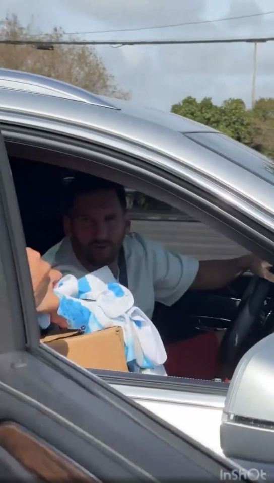 Inter Miami star Messi made the fans' day as he waited on the freeway