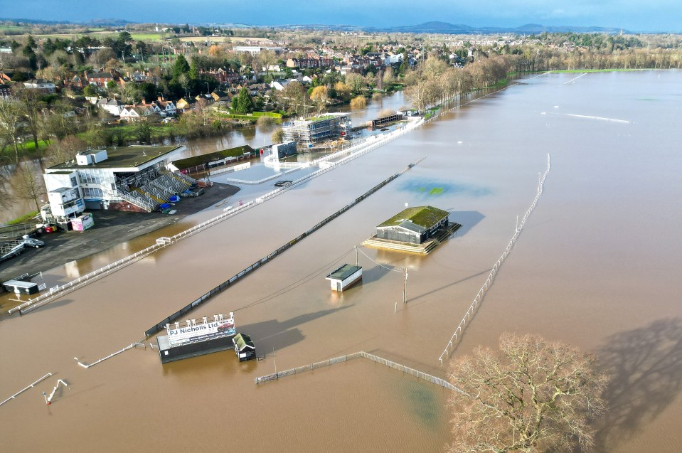 It's easy to see why kayakers have taken to paddling down the home straight