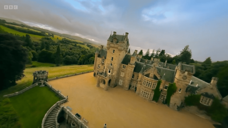 The show is filmed in the nineteenth-century Ardross Castle