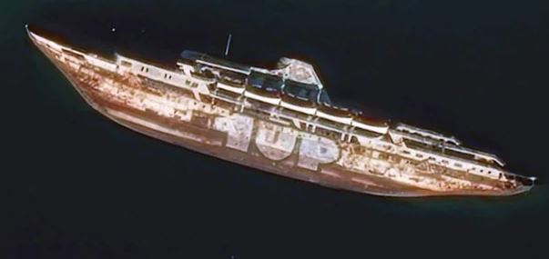 The wreck can still be seen from satellite images