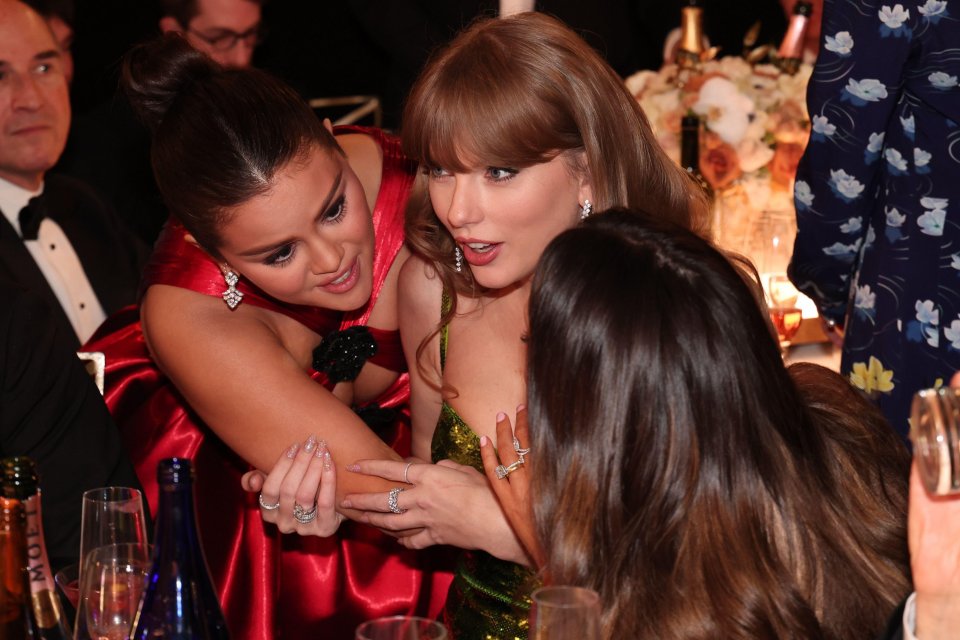 Selena was caught on film gossiping with Taylor Swift and Keleigh Sperry