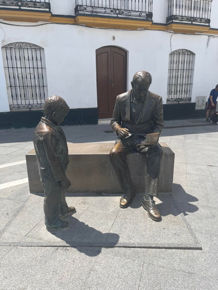 One of the town’s main attractions is a statue of the writer José Saramago