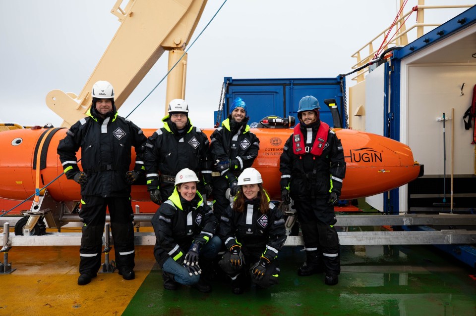 A team of researchers with AUV Ran – one of only three in the world