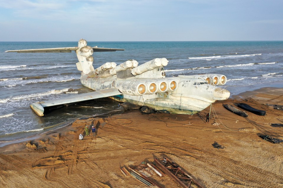 After over 30 years in the military port, the Caspian Flotilla presented the ekranoplan to the city of Derbent