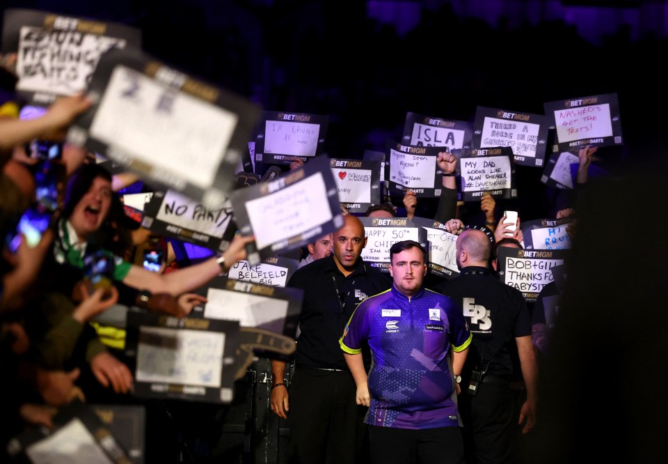 Littler was super relaxed as he walked out to face Peter Wright