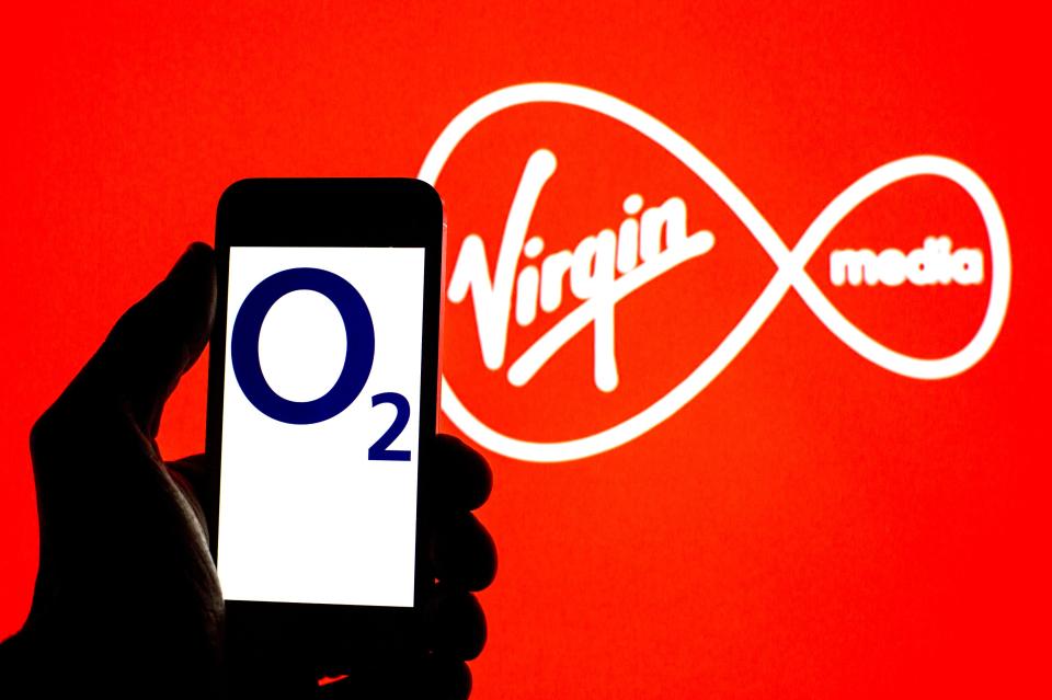 O2 logo on a smartphone with Virgin Media logo in the background.