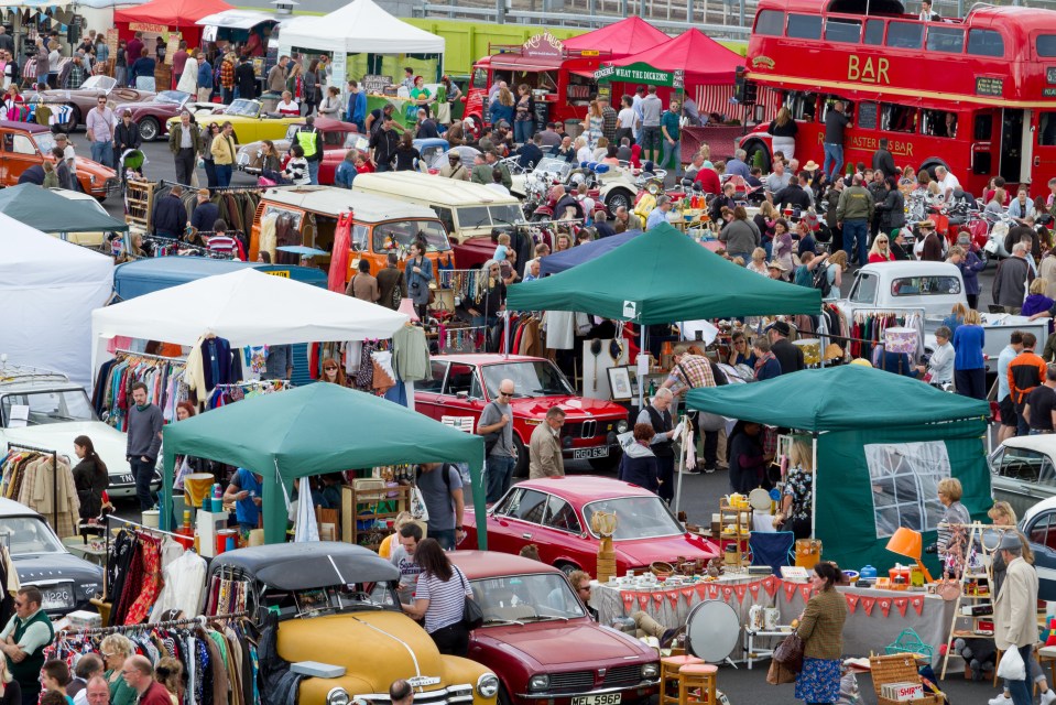 HPN843 Classic car boot sale, stratford, London, uk