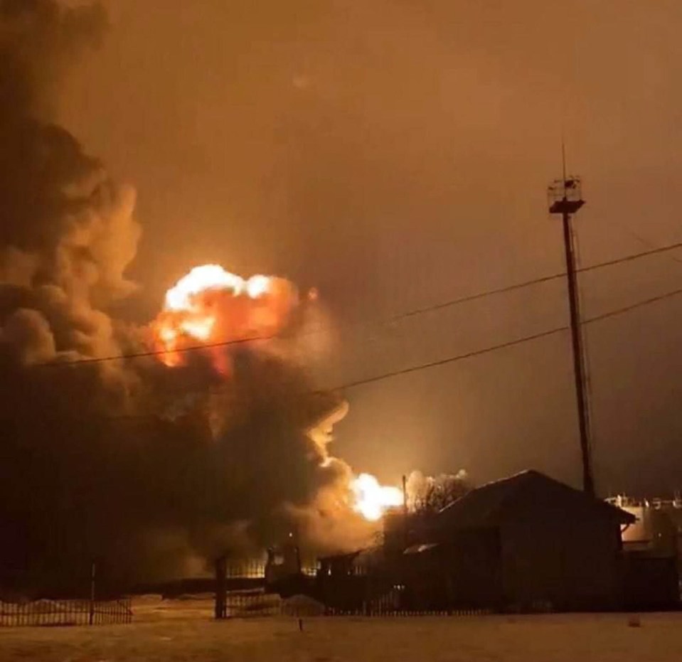 The moment an oil depot in Kursk, Russia, went up in flames after being hit by Ukrainian drones