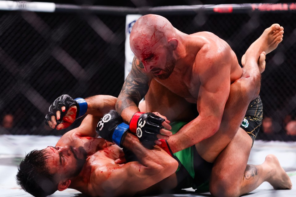 Defending champ Alexander Volkanovski plans to bring Topuria back down to Earth