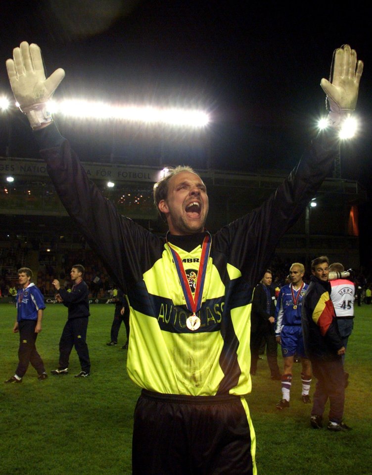 The Dutchman won the Cup Winners' Cup with Chelsea