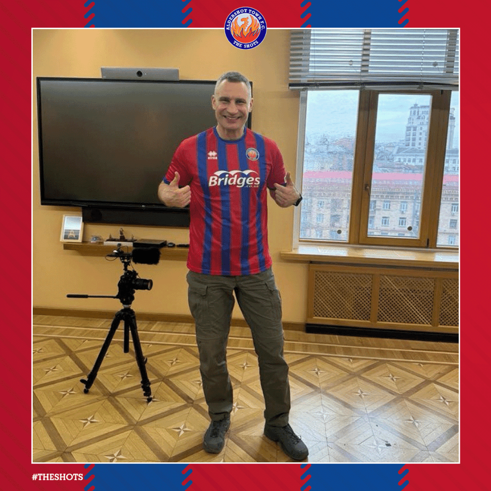 Vitali Klitschko  posed in an Aldershot Town shirt