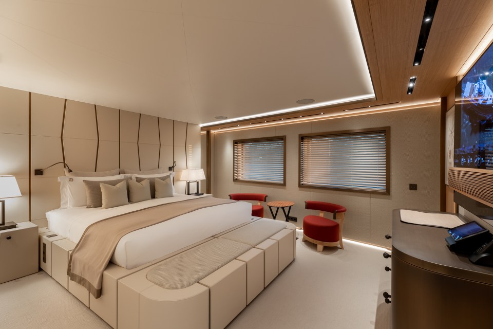 King size beds are included in one of the six cabins