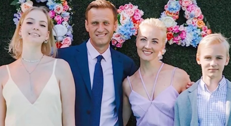 Late politician Alexei Navalny with his wife Yulia and their children Dasha and Zakhar