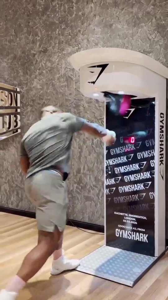 Francis Ngannou broke the scale on a punch machine