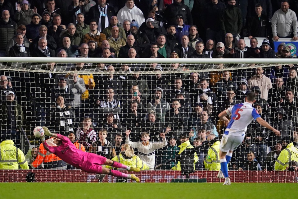 Newcastle keeper Martin Dubravka saves the final penalty from Dom Hyam