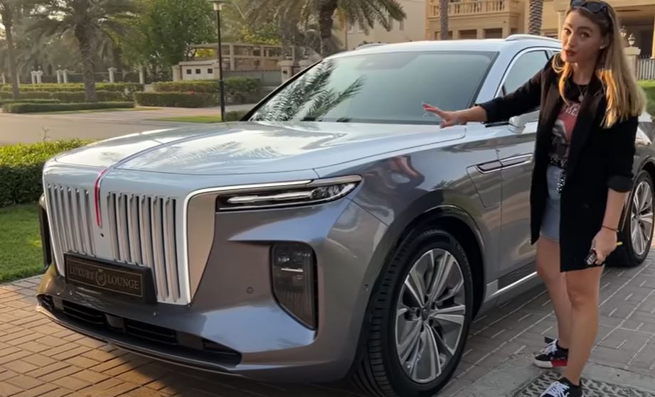 The Hongqi E-HS9 looks like a Rolls Royce Cullinan but costs around £230,000 less