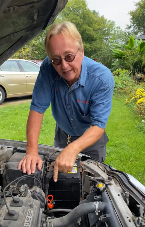 A mechanic has shared his tips to check the 'clunking' sounds