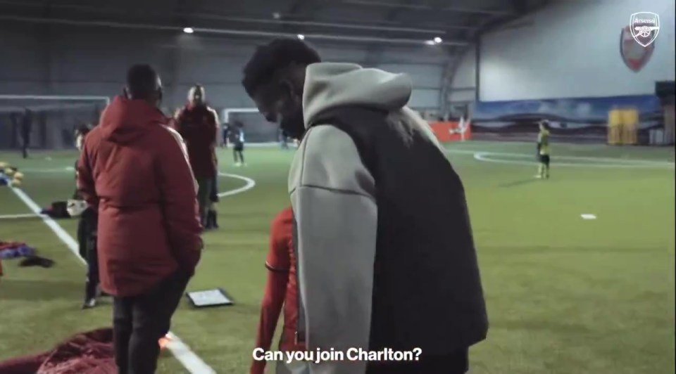 A kid begged Bukayo Saka to make the switch to Charlton