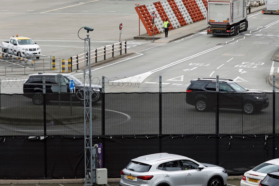 Harry’s convoy leaving the airport