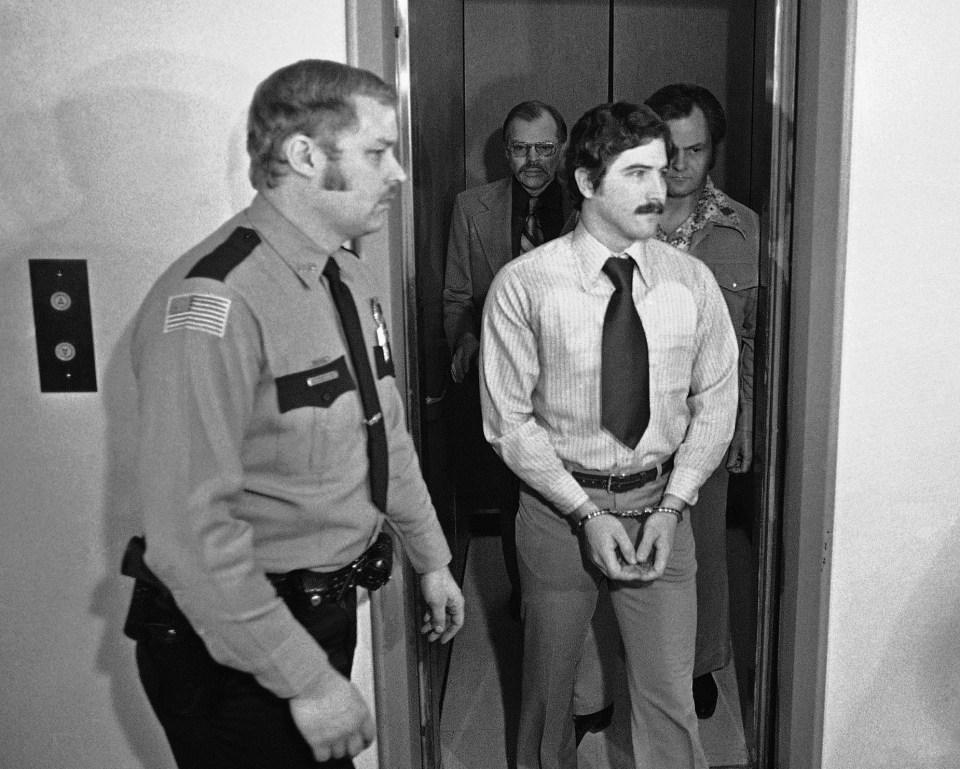 Kenneth Bianchi (center) being led into court in 1979