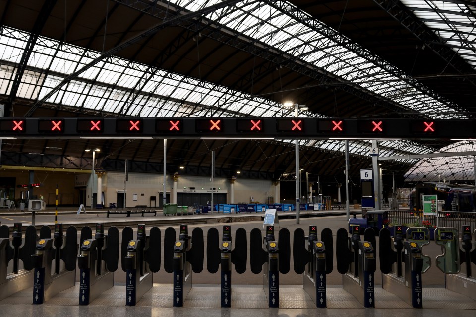 Train drivers at 16 rail companies are to stage a fresh wave of strikes