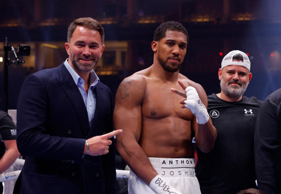 Promotor Eddie Hearn with Joshua