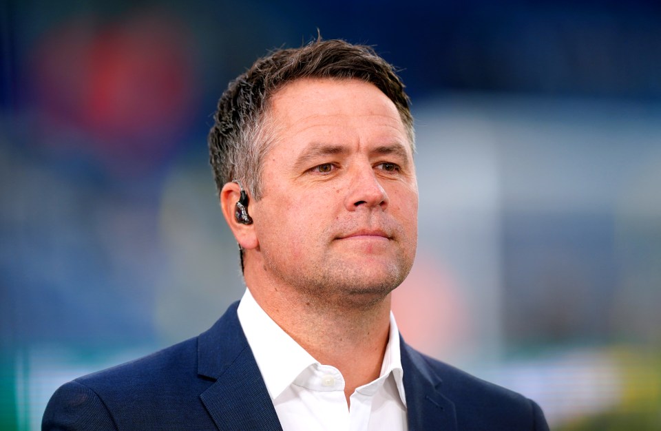 Michael Owen says United 'should make a change' with their manager