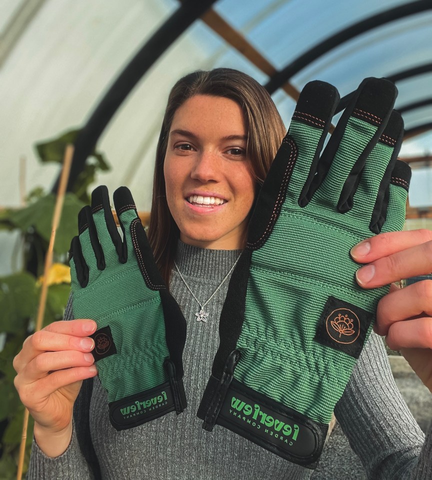 Rachel with her brand new design of Feverfew womens gloves