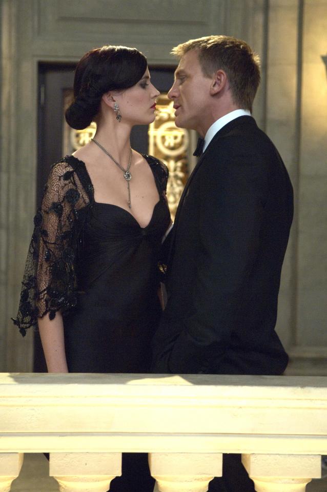 Daniel Craig with Eva Greene in Casino Royale