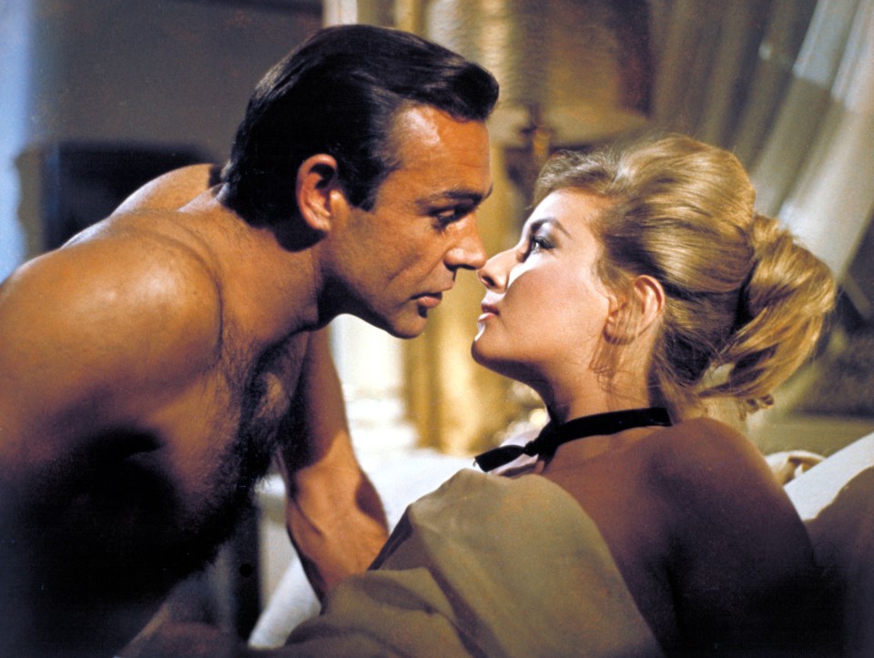 No Merchandising. Editorial Use Only. No Book Cover Usage. Mandatory Credit: Photo by Danjaq/EON/UA/Kobal/REX/Shutterstock (5886245cu) Sean Connery, Daniela Bianchi From Russia With Love - 1963 Director: Terence Young Danjaq/EON/UA BRITAIN Scene Still James Bond Action/Adventure Bons baisers de Russie