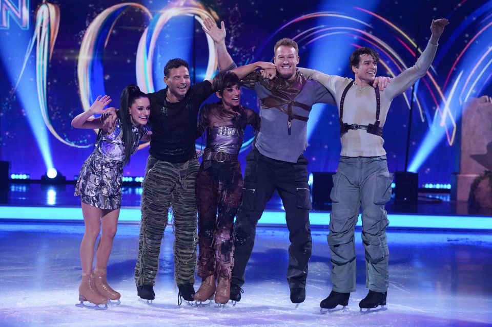 The final five performed tonight before Amber was booted from the contest