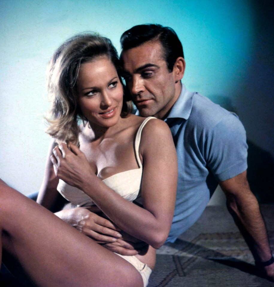 Editorial use only. No book cover usage. Mandatory Credit: Photo by Danjaq/Eon/Ua/Kobal/REX (5886279m) Ursula Andress, Sean Connery Dr. No - 1962 Director: Terence Young Danjaq/EON/UA BRITAIN Film Portrait James Bond Action/Adventure Dr No / Doctor No James Bond contre Docteur No