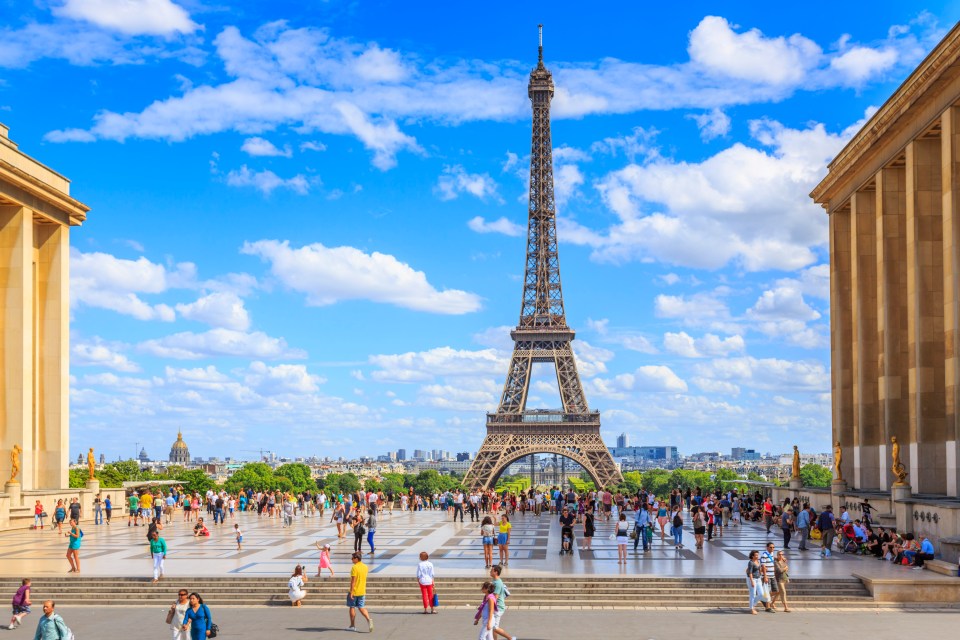 A new Heathrow to Paris route will be launched with Vueling