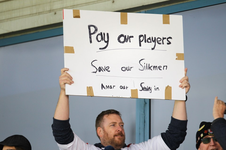 Macclesfield supporter protests about his club's woes