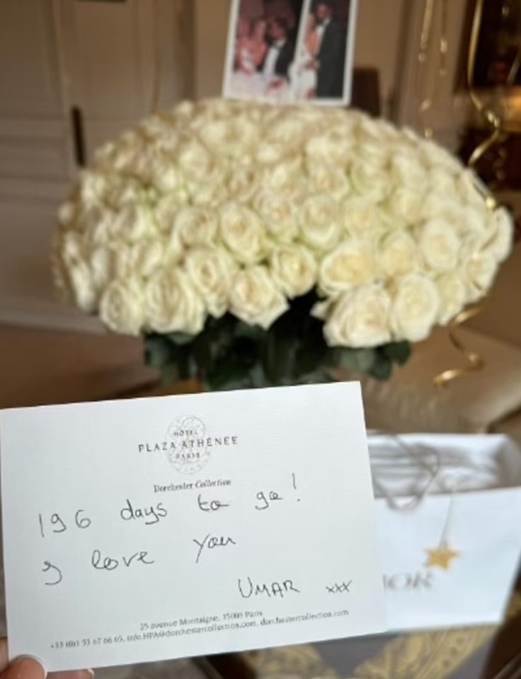 Umar left her a huge bouquet of white roses with a sweet card ahead of the wedding