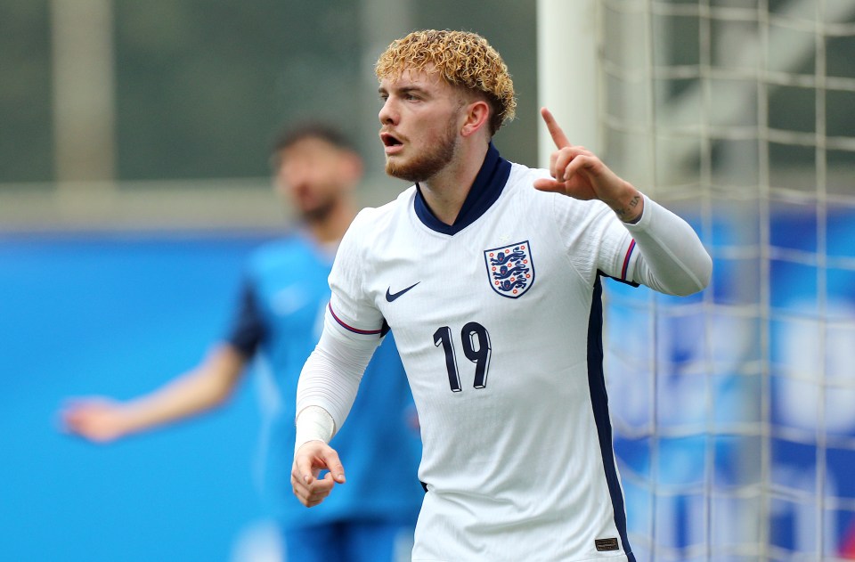 England U21 star Harvey Elliott wore his collar up away at Azerbaijan on Friday, hiding the modified St George's Cross