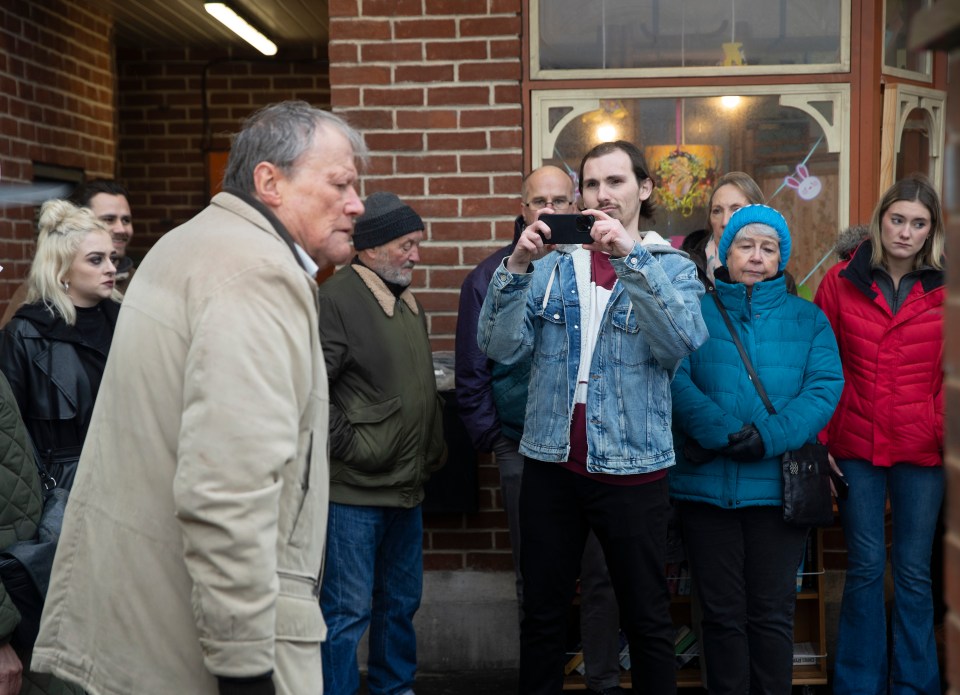 Lauren's vigil at the precinct takes a dark turn for Roy