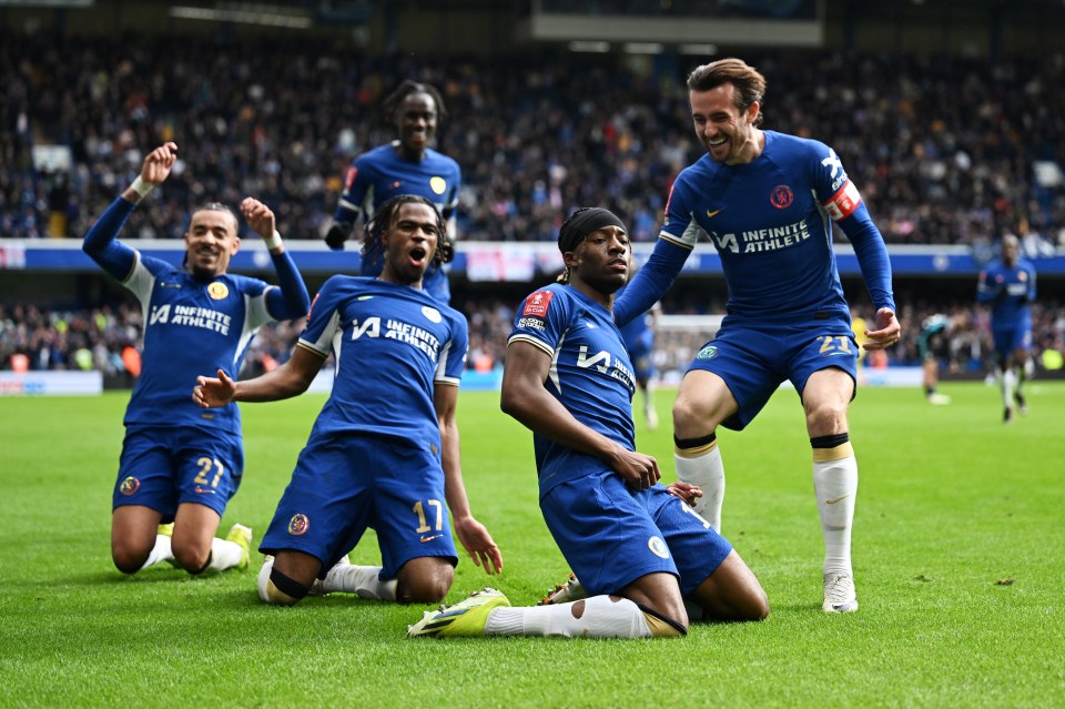 Chelsea take on Man City following their win against Leicester