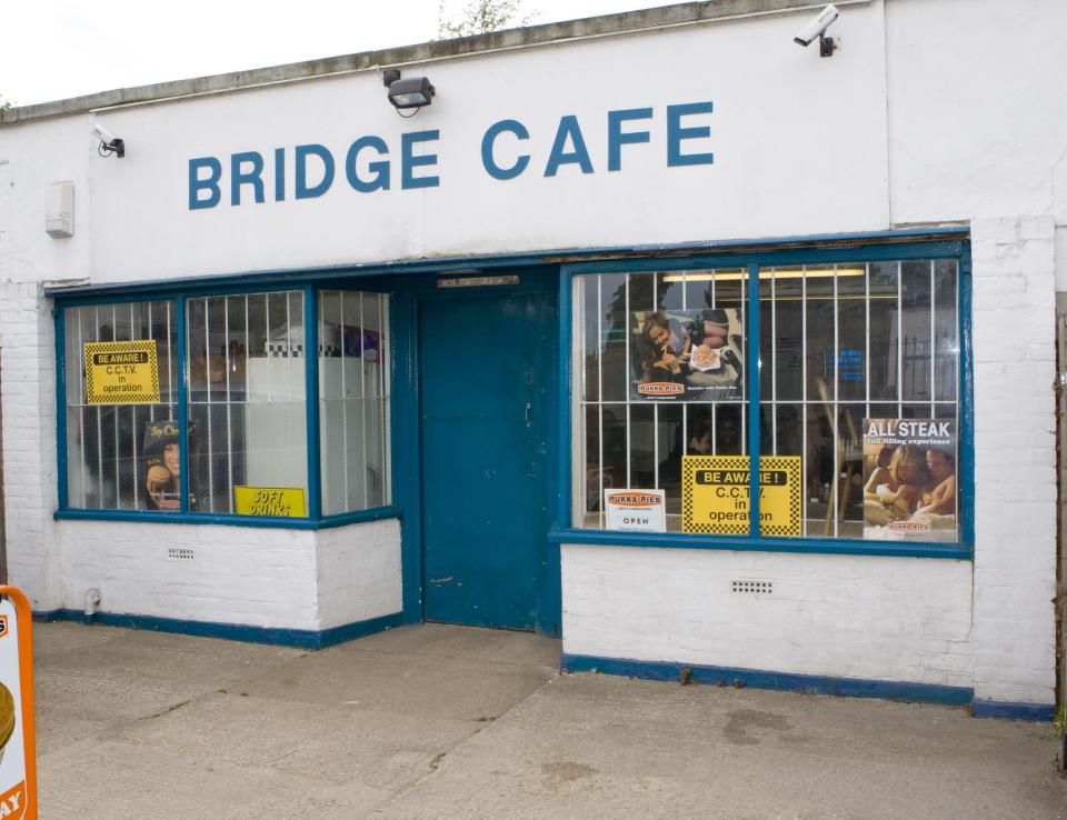 After the loss, the mortgage broker headed to The Apprentice's infamous greasy cafe