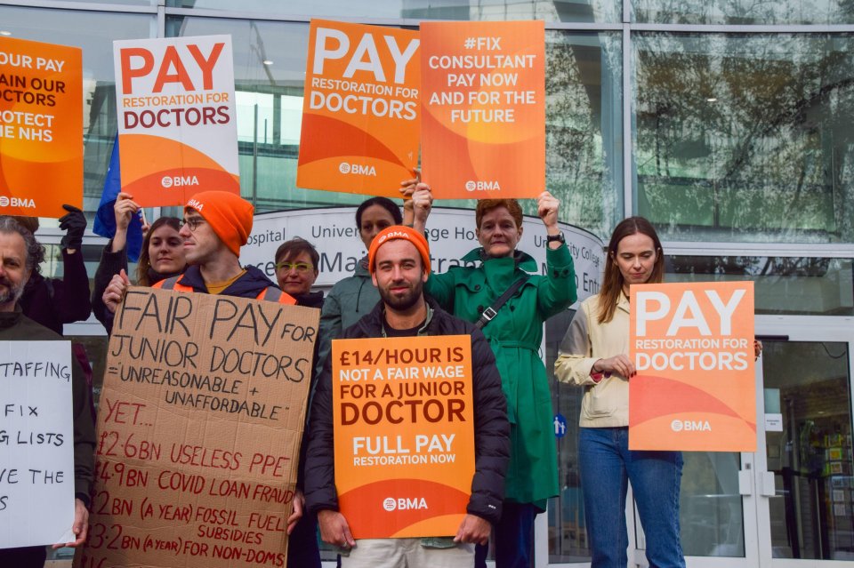 NHS consultants are being urged to accept a new pay offer to end strikes