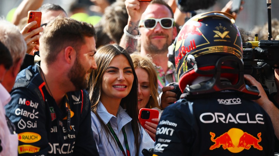 a man wearing a helmet with the word oracle on it