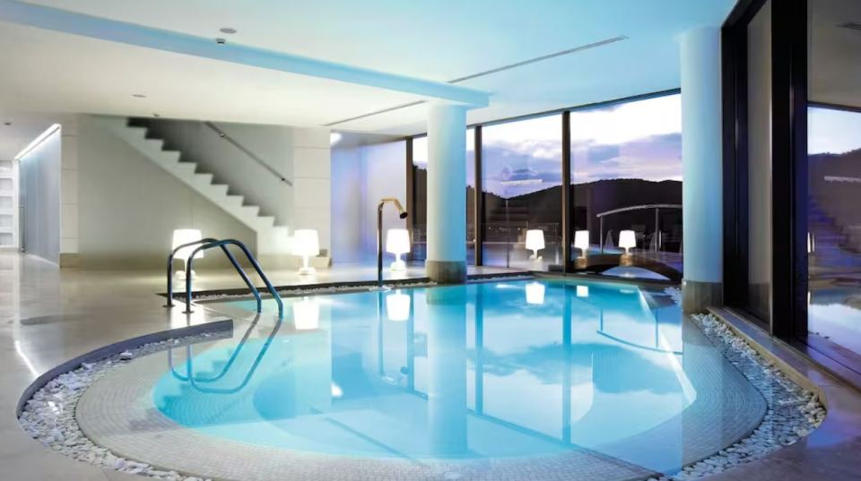 If the weather doesn't cooperate, there's also an indoor pool with great views