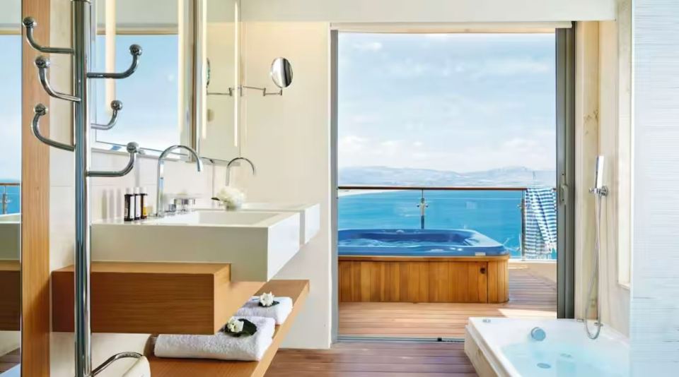 Each room comes with whirlpool baths, sea views and a private balcony or terrace